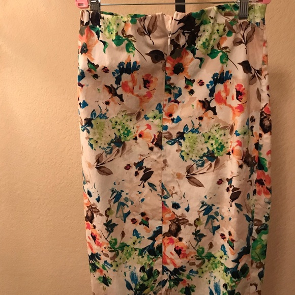 Multi color pencil skirt size L - Picture 2 of 5